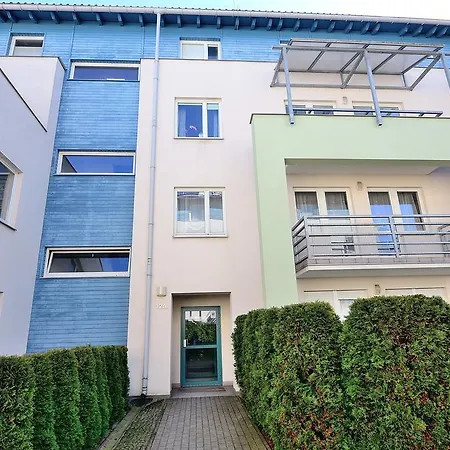 Victus Apartamenty, Okrzei